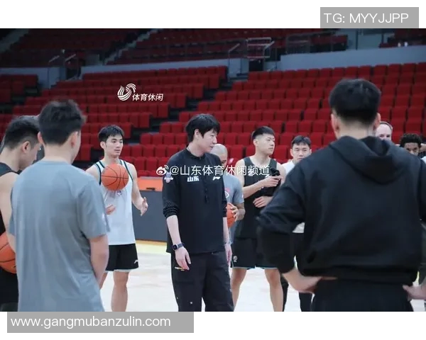 12月28日广东队与上海队激战正酣谁能在这场对决中笑到最后