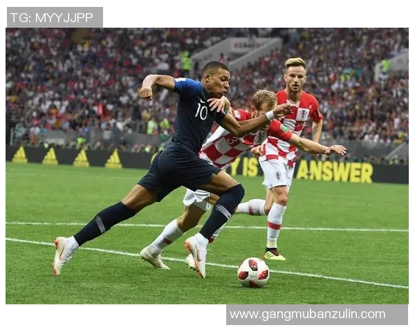 因戈施塔与基尔的激烈对决揭示足球战术与团队协作的精彩瞬间 因戈施塔与基尔的激烈对决揭示足球战术与团队协作的精彩瞬间