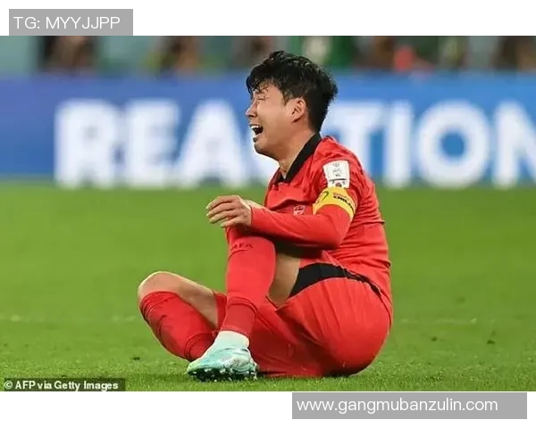 国足对阵韩国黄健翔激情解说引发球迷热议与期待