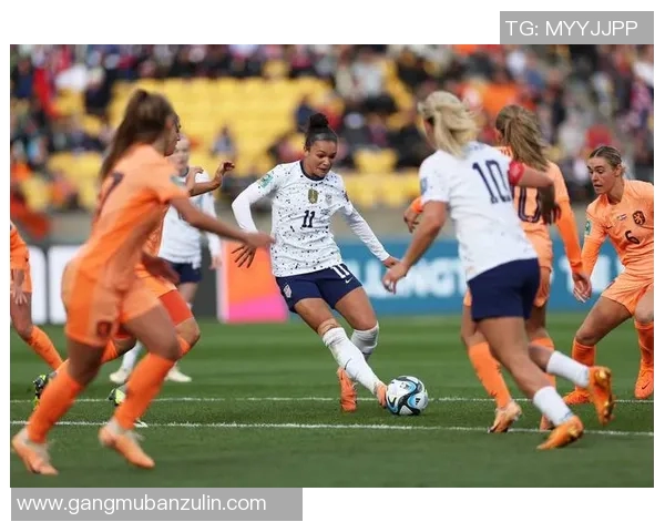 女足U16对阵美国队的精彩较量展现青春风采与竞技实力 女足U16对阵美国队的精彩较量展现青春风采与竞技实力