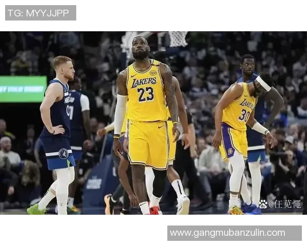 76人对湖人激战正酣球星对决引发球迷热议与期待