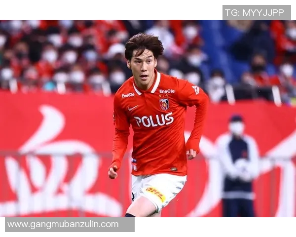 山形山神与冈山绿稚的激烈对决展现足球魅力与团队精神