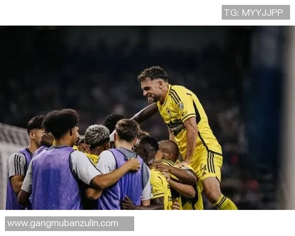 哥伦布队与纳什维尔队的激烈对决展现足球魅力与团队精神 哥伦布队与纳什维尔队的激烈对决展现足球魅力与团队精神